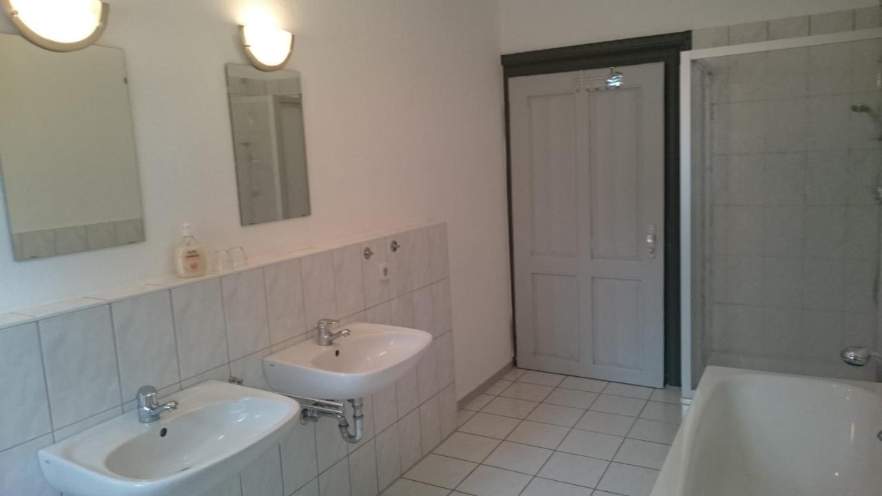 Gaststaette Und Pension Felsenthal Tabarz Buitenkant foto