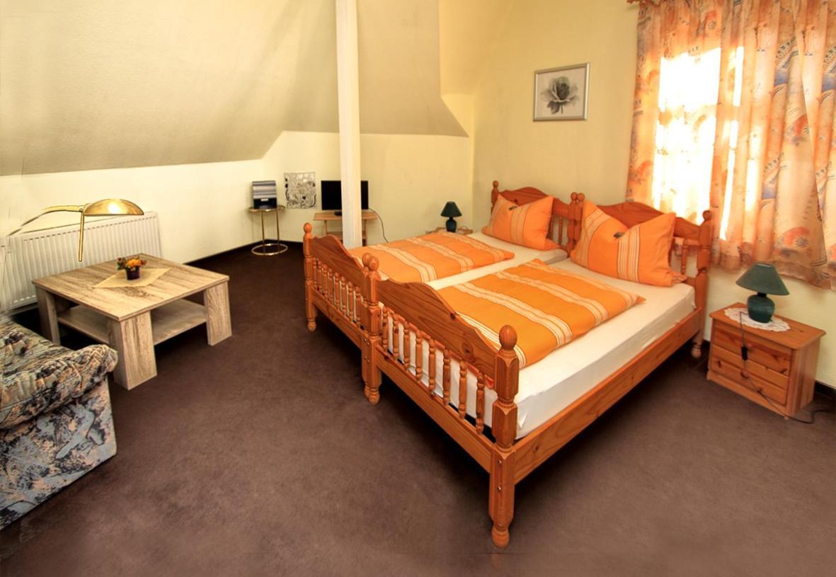 Gaststaette Und Pension Felsenthal Tabarz Kamer foto