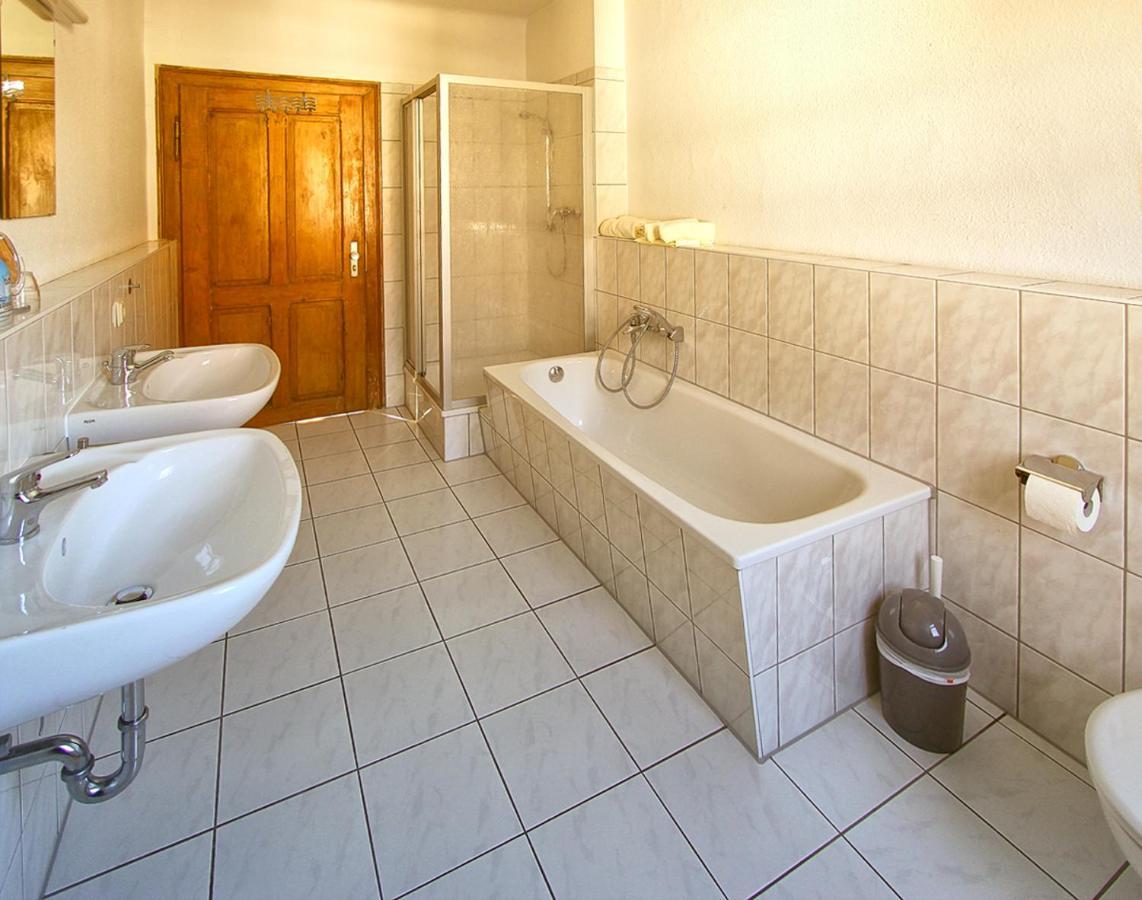 Gaststaette Und Pension Felsenthal Tabarz Kamer foto