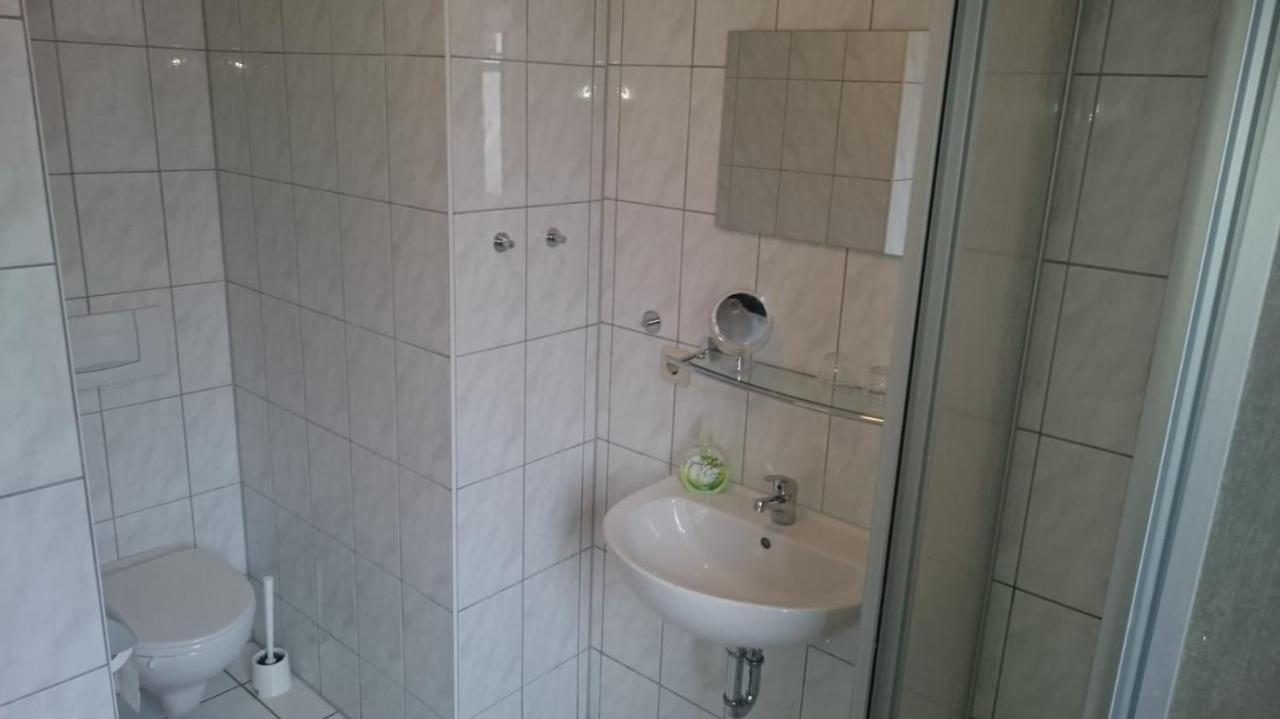 Gaststaette Und Pension Felsenthal Tabarz Buitenkant foto